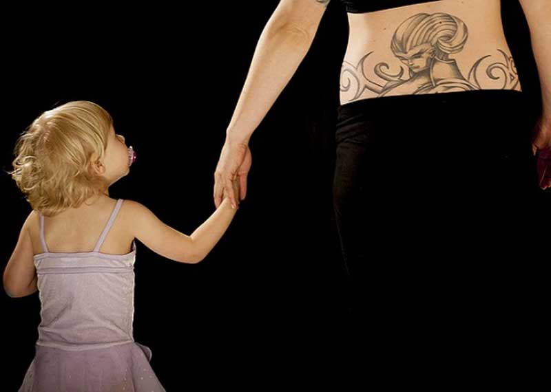 mama-with-tattoo